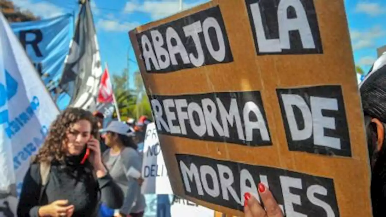 Multitudinaria marcha en Jujuy contra la reforma Constitucional que impulsa Morales