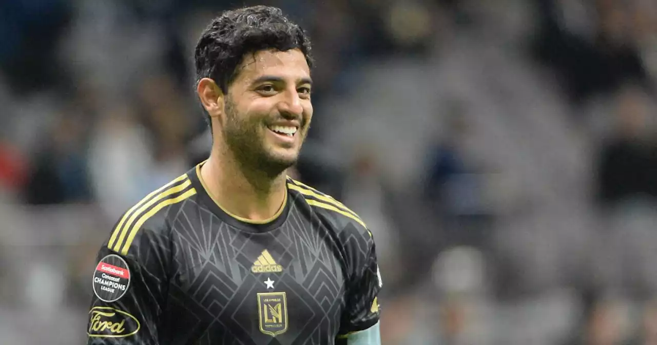 VIDEO: 'Agreden' a Carlos Vela en la final de la Conchampions