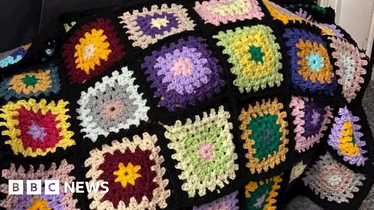 Bucket list blanket makes appearance on Emmerdale sofa