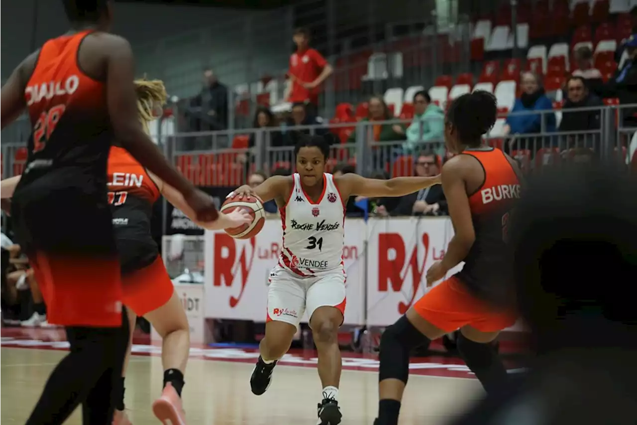 Océane Monpierre et Marine Dursus en direction d'Angers - BeBasket