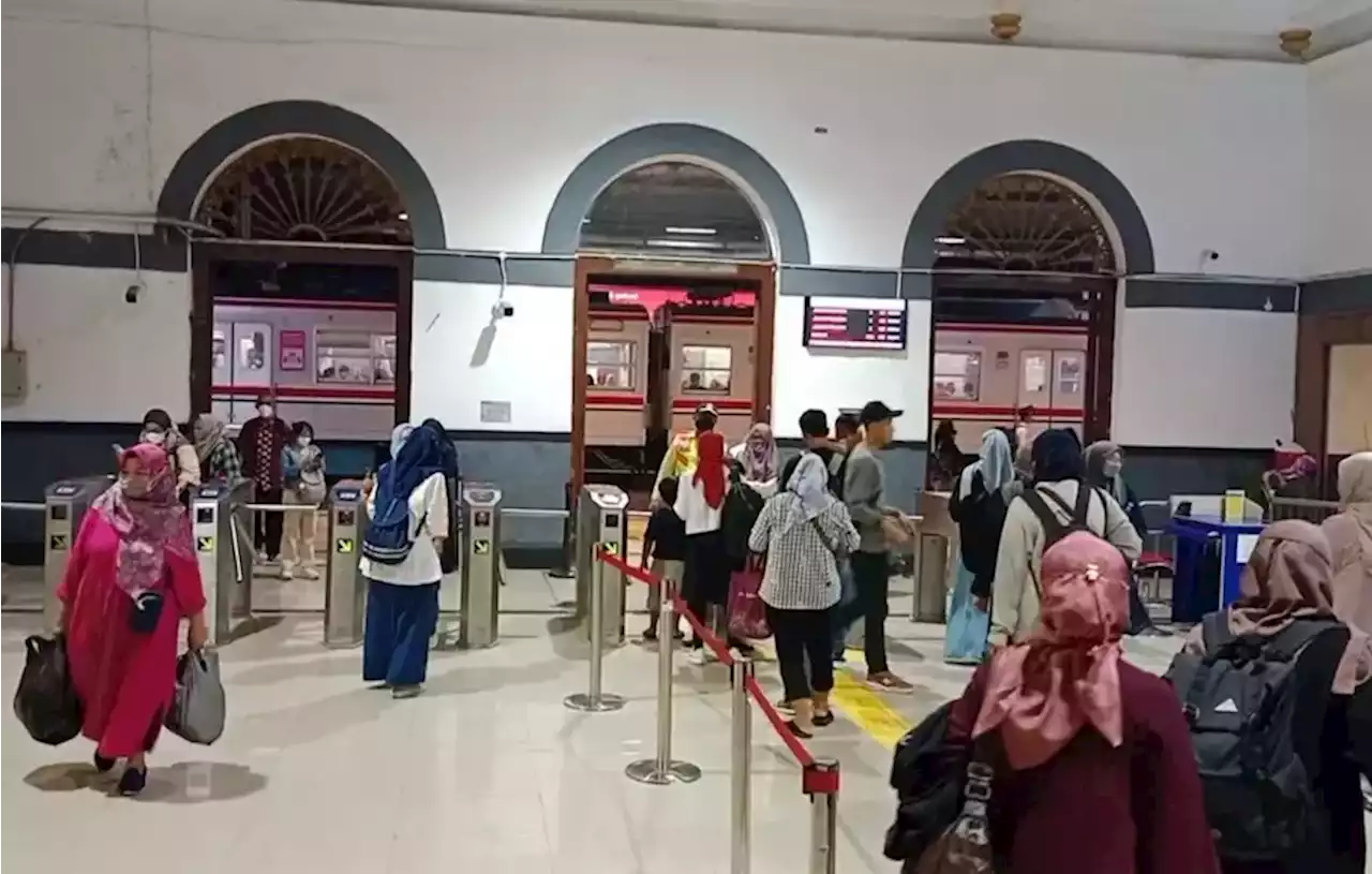 Ada Penambahan Jadwal KRL, Penumpang di Stasiun Bogor Sepi