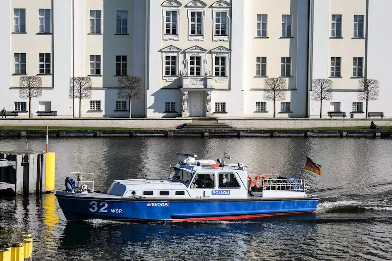 Trotz Bußgeld: Mann benennt Boot nach Berliner Wasserschutz-Polizistin