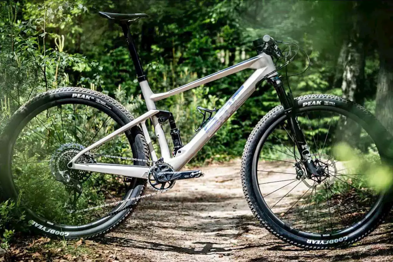 FFWD Rides Off-Road Again on Outlaw Carbon MTB Wheels, More Affordable Than Ever!