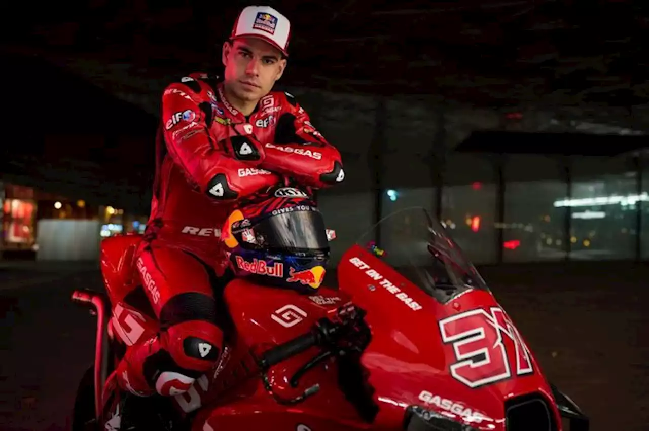 Rookie MotoGP 2023 Idolakan Valentino Rossi, tetapi Ingin Membalap seperti Marc Marquez - Bolasport.com