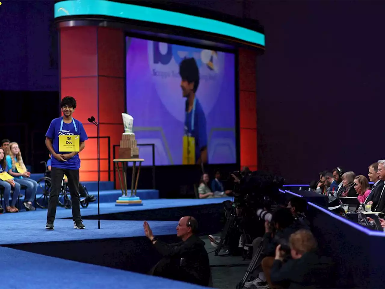 Scripps National Spelling Bee finalists flex their knowledge quietly