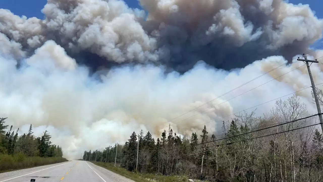 Kanada: Feuerwehr kämpft gegen »beispiellose« Waldbrände