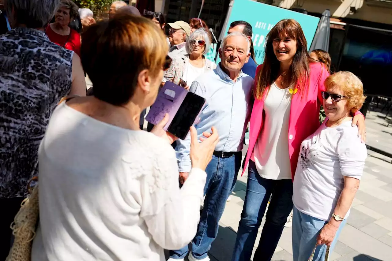 El Parlamento catalán acata la orden de la Junta Electoral Central y retira el escaño a Laura Borràs