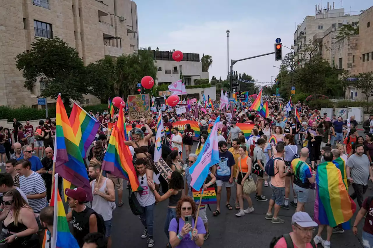 Thousands of Israelis join Jerusalem Pride parade