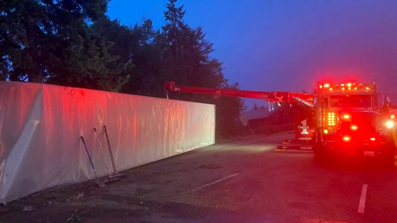 Semi crash on I-5 near Lakewood snarls traffic