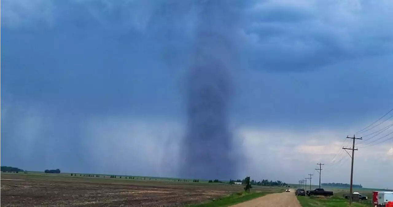 Tornado spotted in central Alberta near Stettler | Globalnews.ca