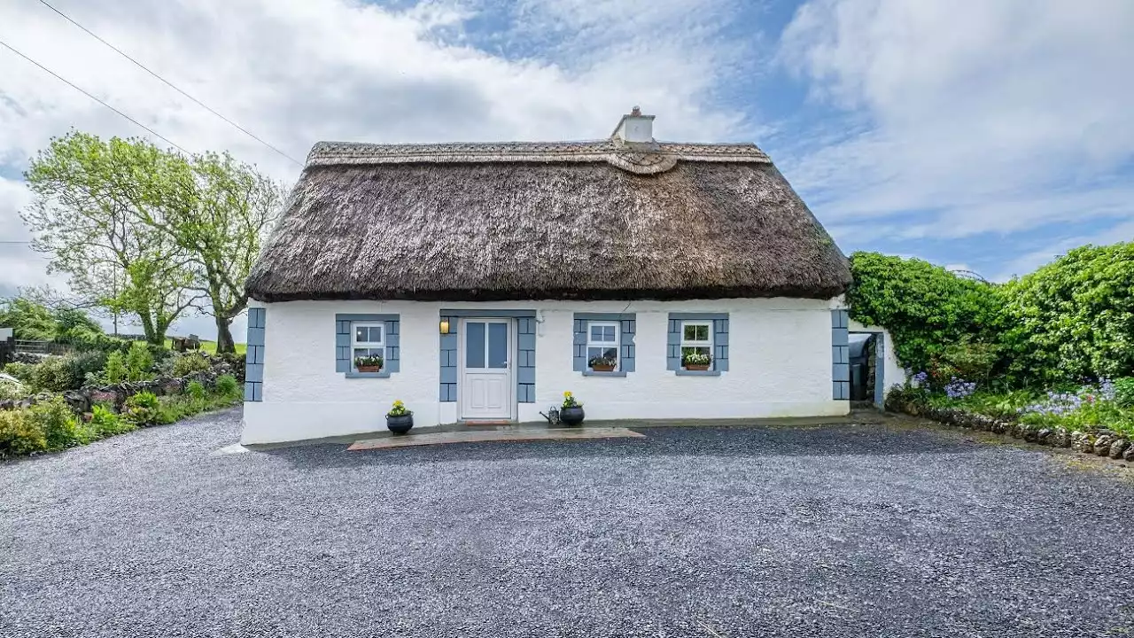 This deceptively spacious thatched cottage in Co Galway is on the market for €480,000 | IMAGE.ie