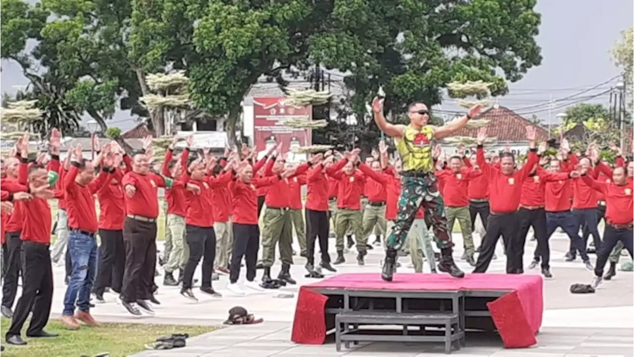 Di Hari Lahirnya Pancasila, Ribuan Linmas di Gianyar Dikukuhkan