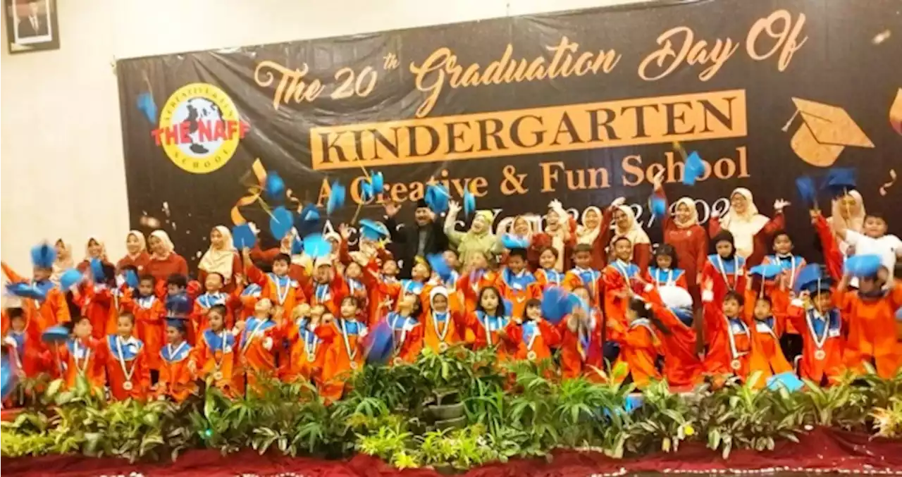 Wisuda The Naff, Cetak Generasi Berkualitas dan Berakhlak Mulia