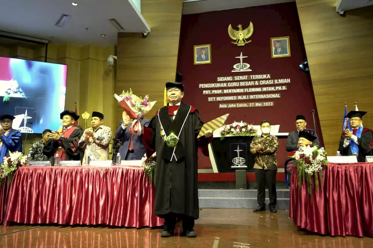 Menag Ucapkan Selamat Atas Pengukuhan Prof Benyamin Jadi Guru Besar Teologi Politik