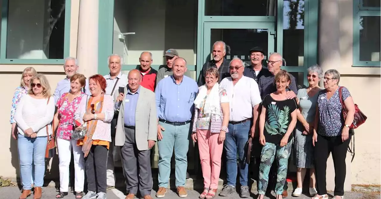 Grans : 60 ans après, ils se retrouvent sur les bancs de leur école pour partager leurs souvenirs