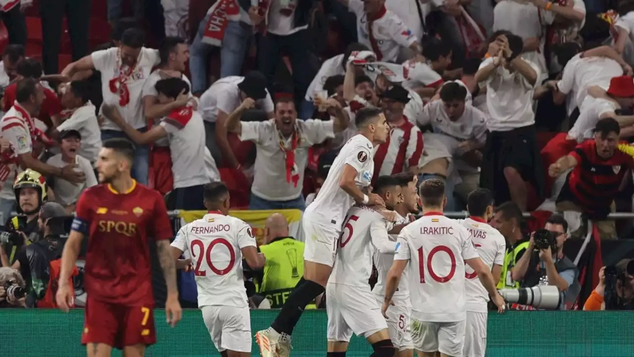 Sevilla es campeón de Europa League pero sin el mexicano 'Tecatito' Corona