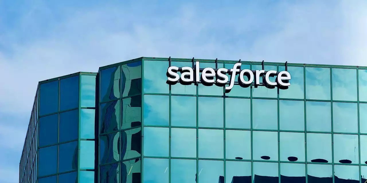 Salesforce's stock slumps as earnings show tech giant is 'no longer a growth software company'