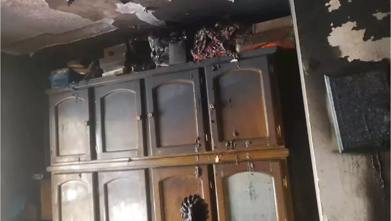 Mujer prende veladora para rezar y se incendia su casa en Monterrey