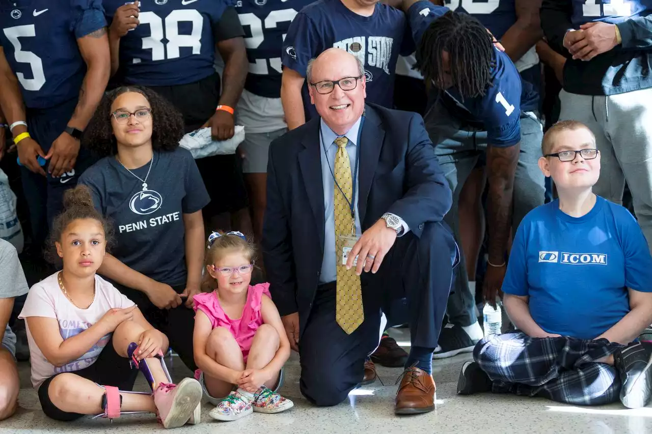 ‘It’s great to be back’: James Franklin, Penn State football team visit Penn State Children’s Hospital for first time since 2019