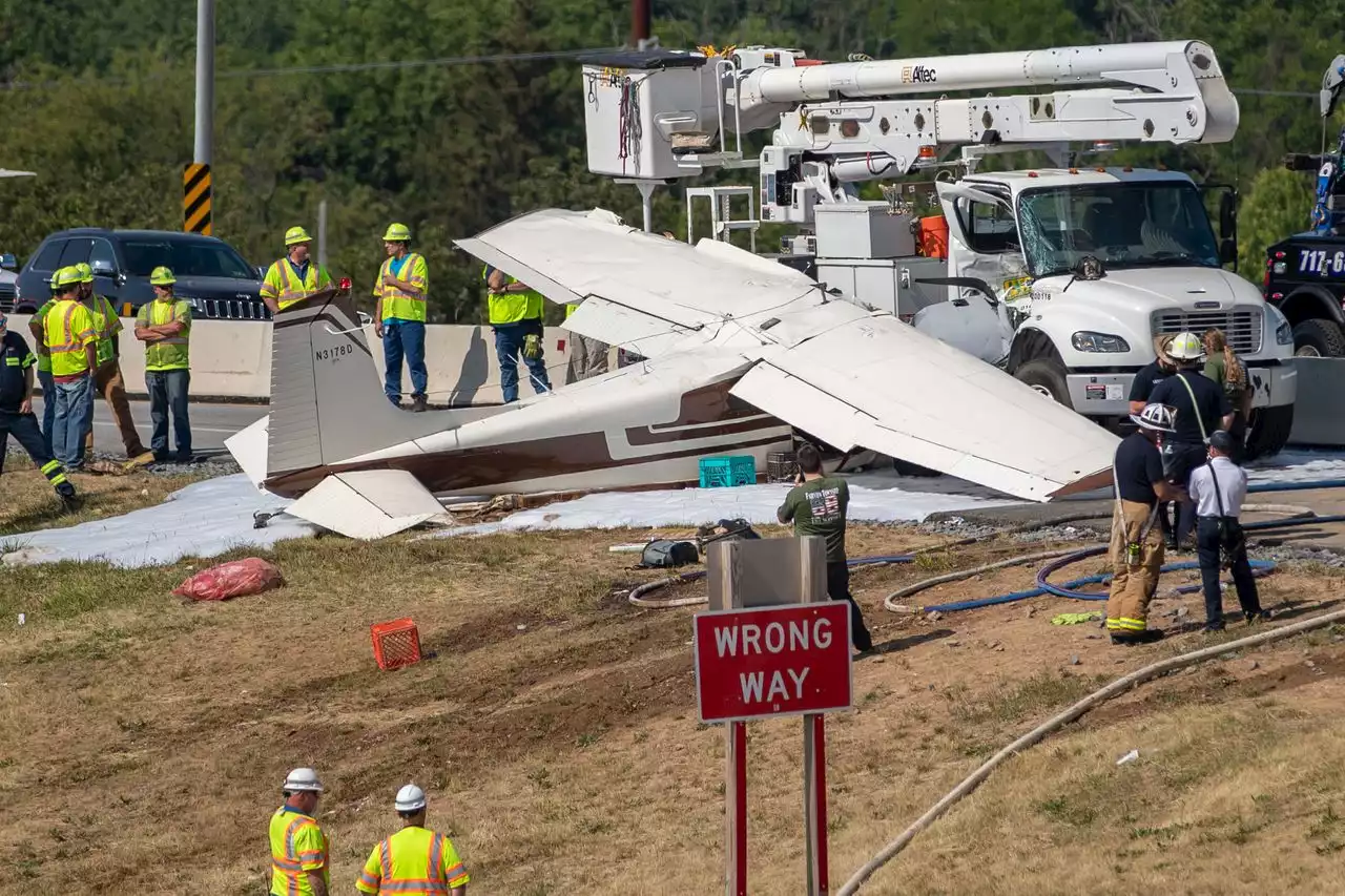 Update: 1 person died after small plane hit truck near Pa. turnpike