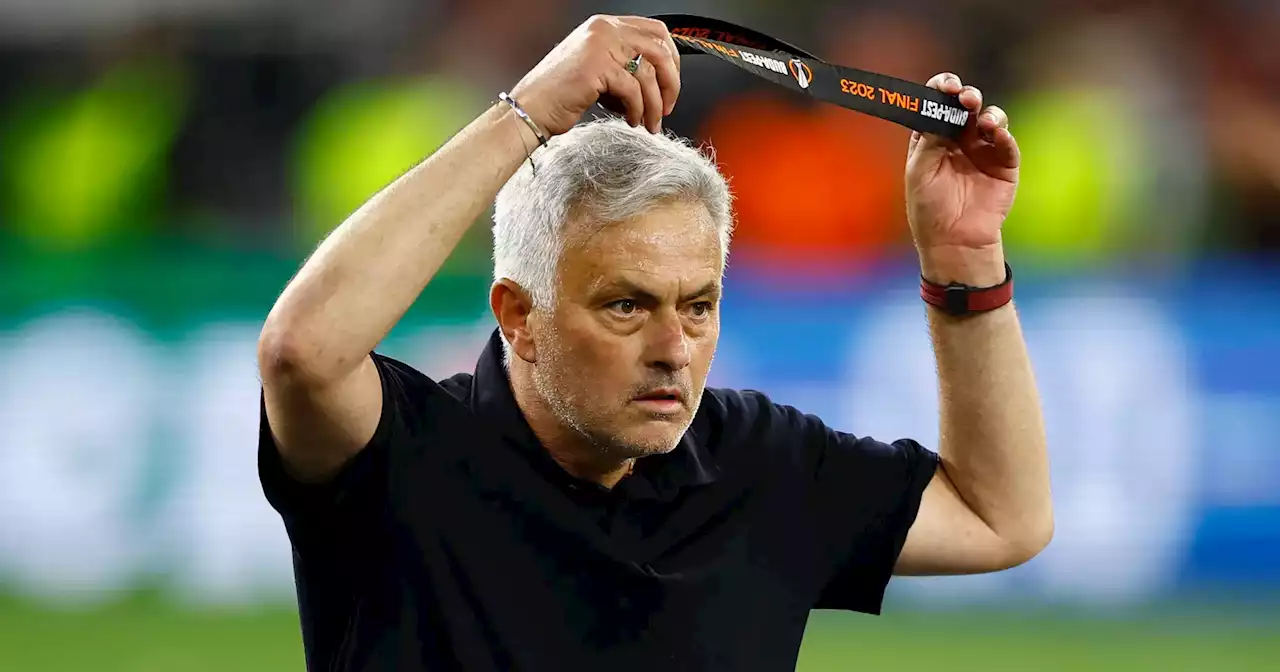 Mourinho não quis medalha de vencido e deu enorme alegria a um jovem adepto