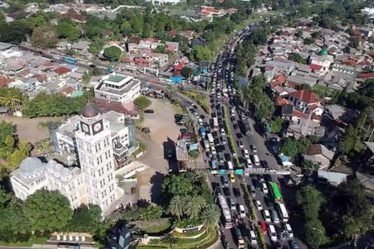 Libur Harlah Pancasila, Jalur Puncak Bogor Dipadati Kendaraan Wisatawan