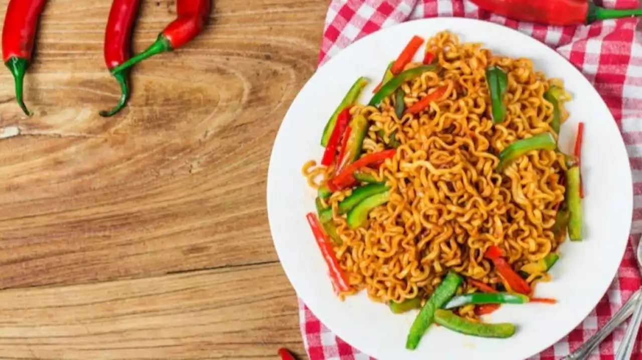 Viral Bekal Renang Anak Cuma Nasi dan Mi Goreng, Ini Kata Ahli Gizi