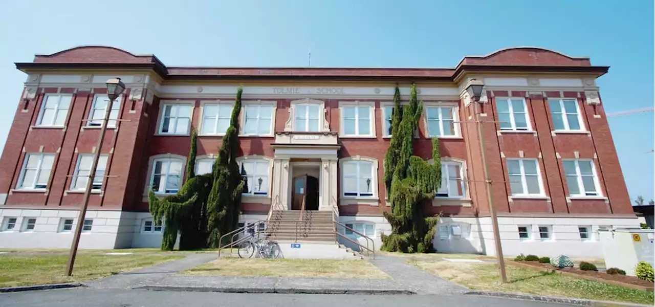 Greater Victoria School Board votes to end police school-liaison program