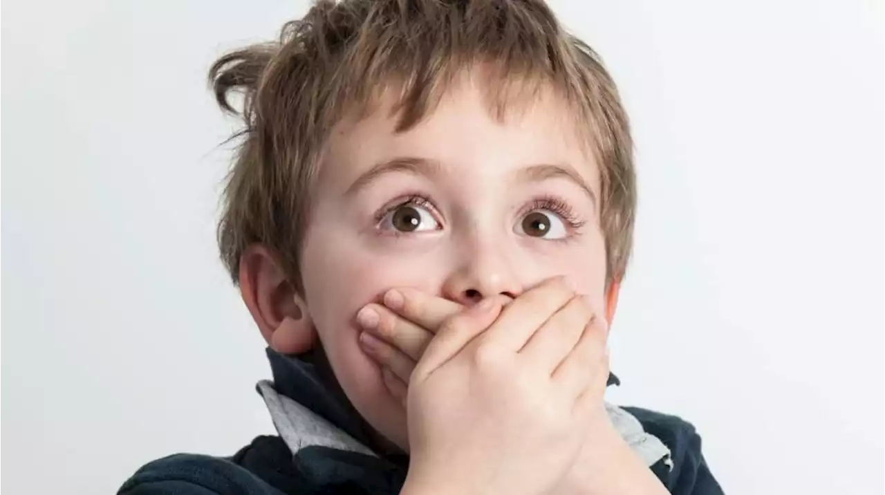 يفقده الثقة فيك.. استشاري يحذر من سلوك خاطئ في التعامل مع الطفل