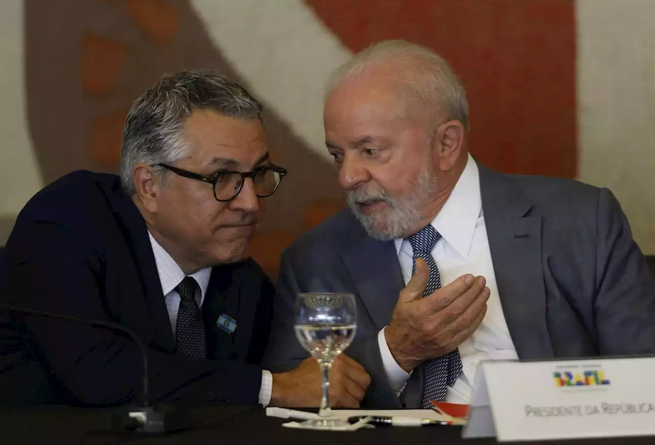 Lula e Padilha se reúnem após governo sofrer para passar MP da reestruturação dos ministérios