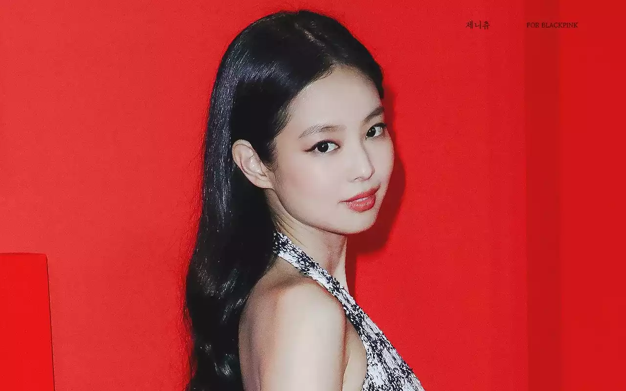 Jennie Ungkap Perbedaan Dirinya Di Atas Panggung & Kehidupan Nyata Serta Rasanya Jadi Ikon