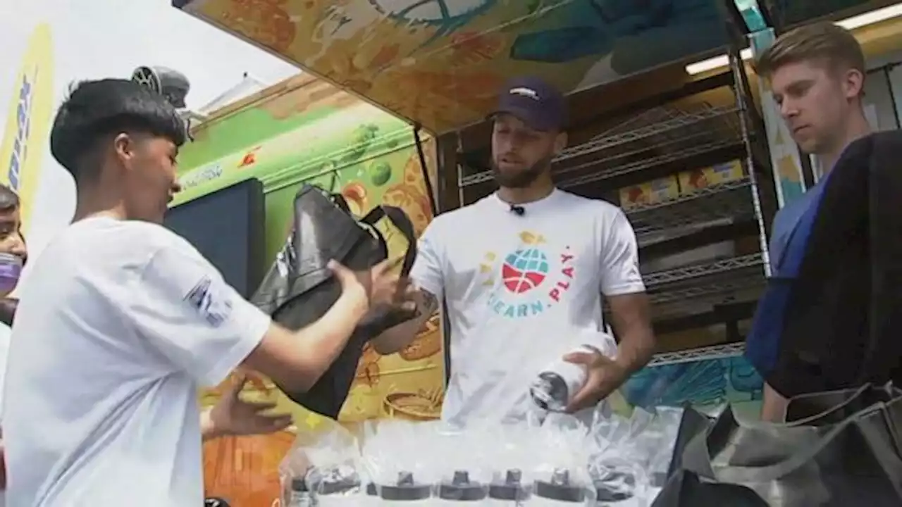 Stephen Curry surprises Oakland students for play day: 'Active lifestyles are huge for kids'