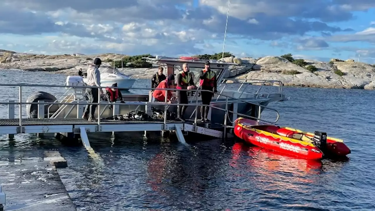 Missing divers found at sea after search off Tasmania's east coast