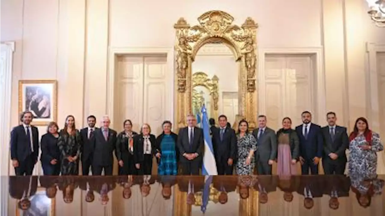 Fernández se reunió con una delegación de parlamentarios de México