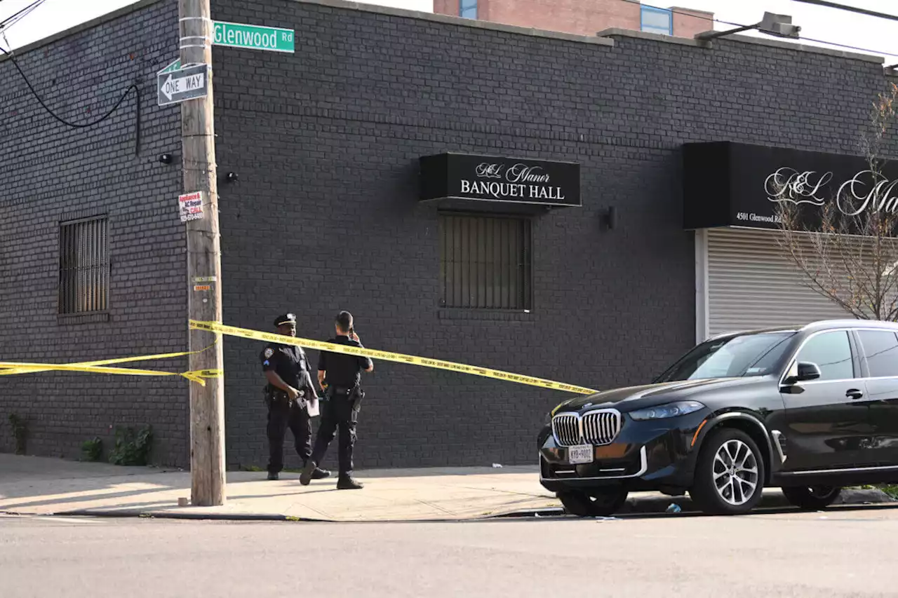 Brooklyn banquet hall shooting leaves man dead, cops searching for suspect | amNewYork