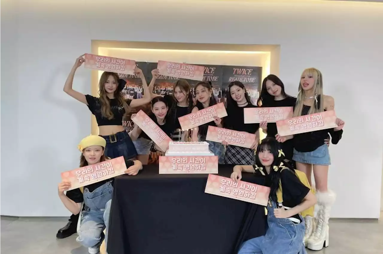 TWICE girl group pertama dengan penjualan 1 juta album di AS