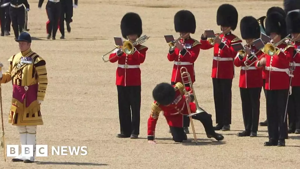 Trombonist soldier plays on after fainting