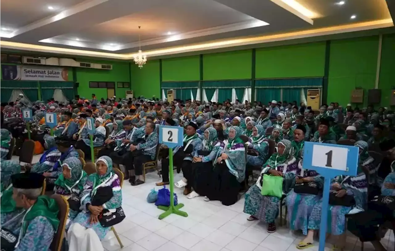 696 Jemaah Haji Asal Bali Gabung dengan Embarkasi Surabaya Berangkat ke Tanah Suci