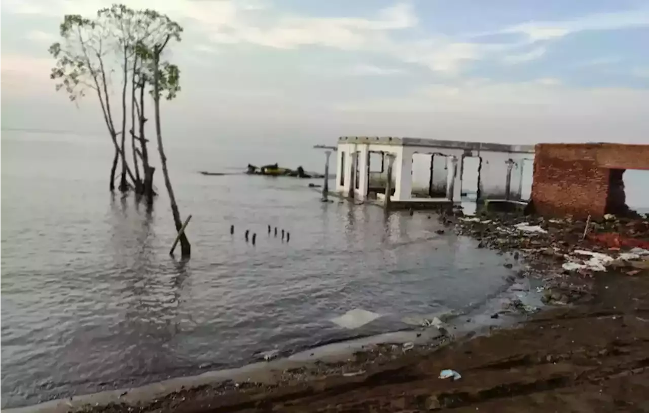 Terkikis Abrasi, Dukuh Simonet Pekalongan Jadi Pulau Hantu