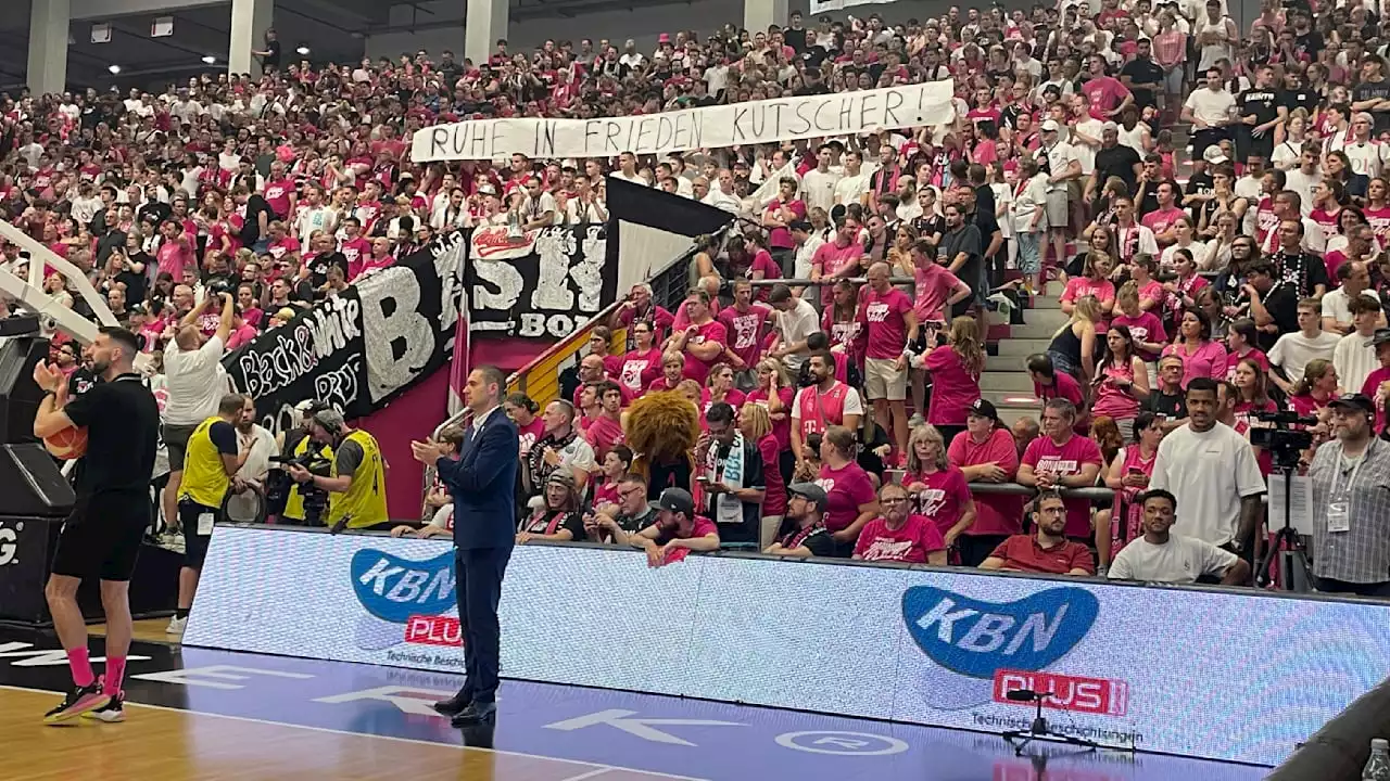 Im BBL-Finale: Gänsehaut-Geste der Bonner Fans bei Ulm-Sieg