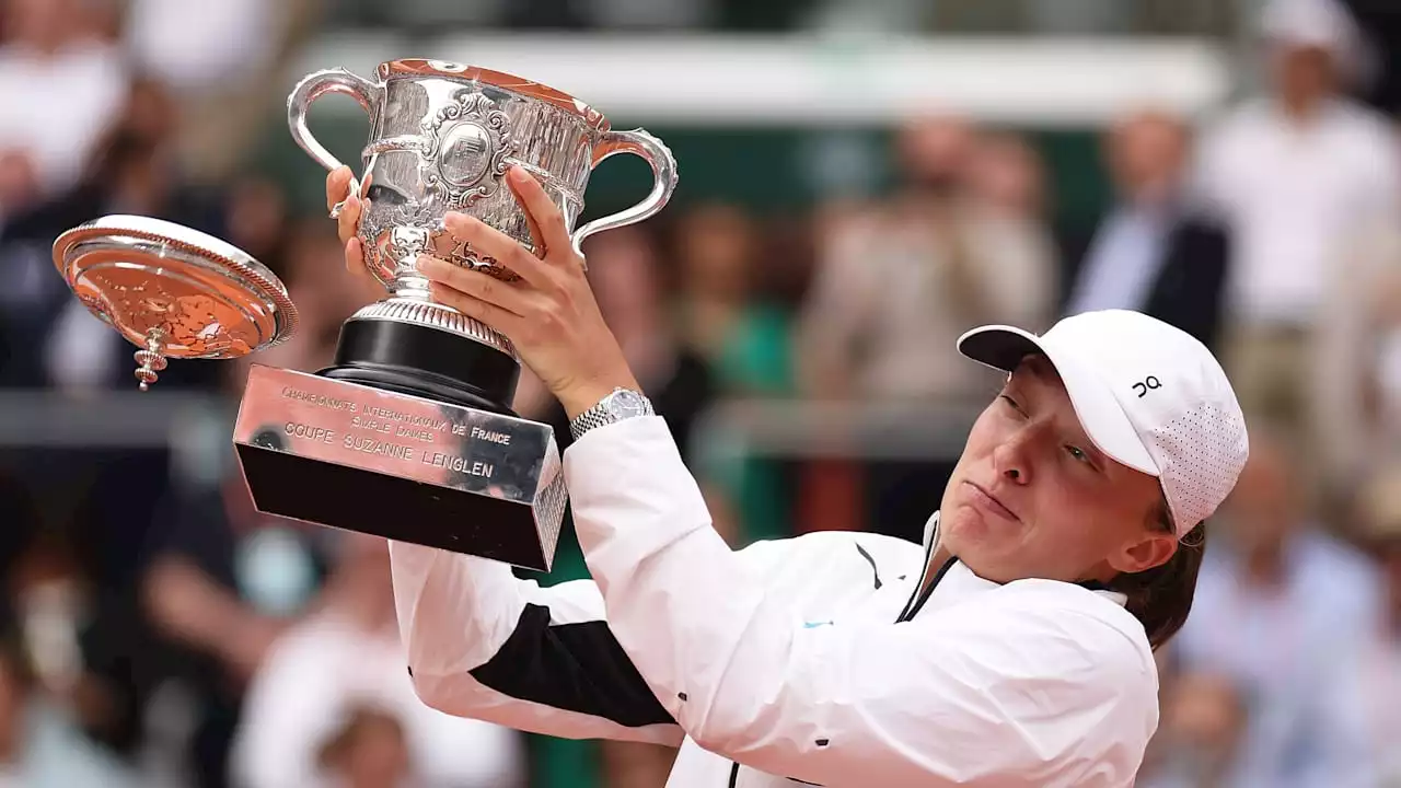 Nach French-Open-Sieg: Tennis-Ass Iga Swiatek lässt Pokal-Deckel fallen