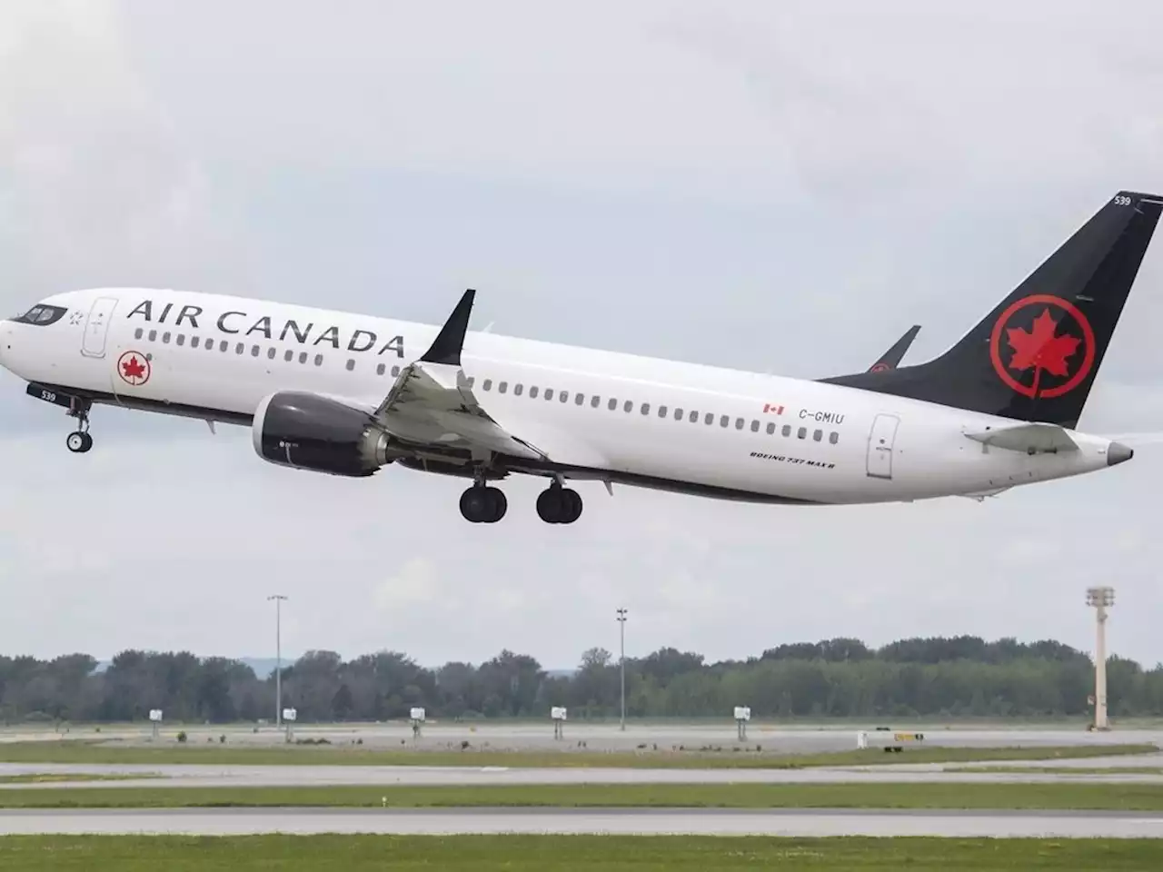 Air Canada walks back compensation denials after thousands delayed due to tech issues