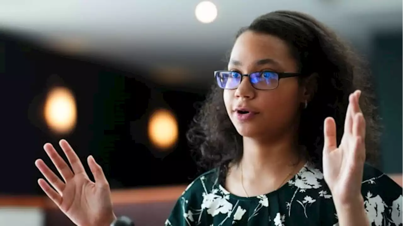 Ottawa girl to become youngest university graduate in Canadian history | CBC News