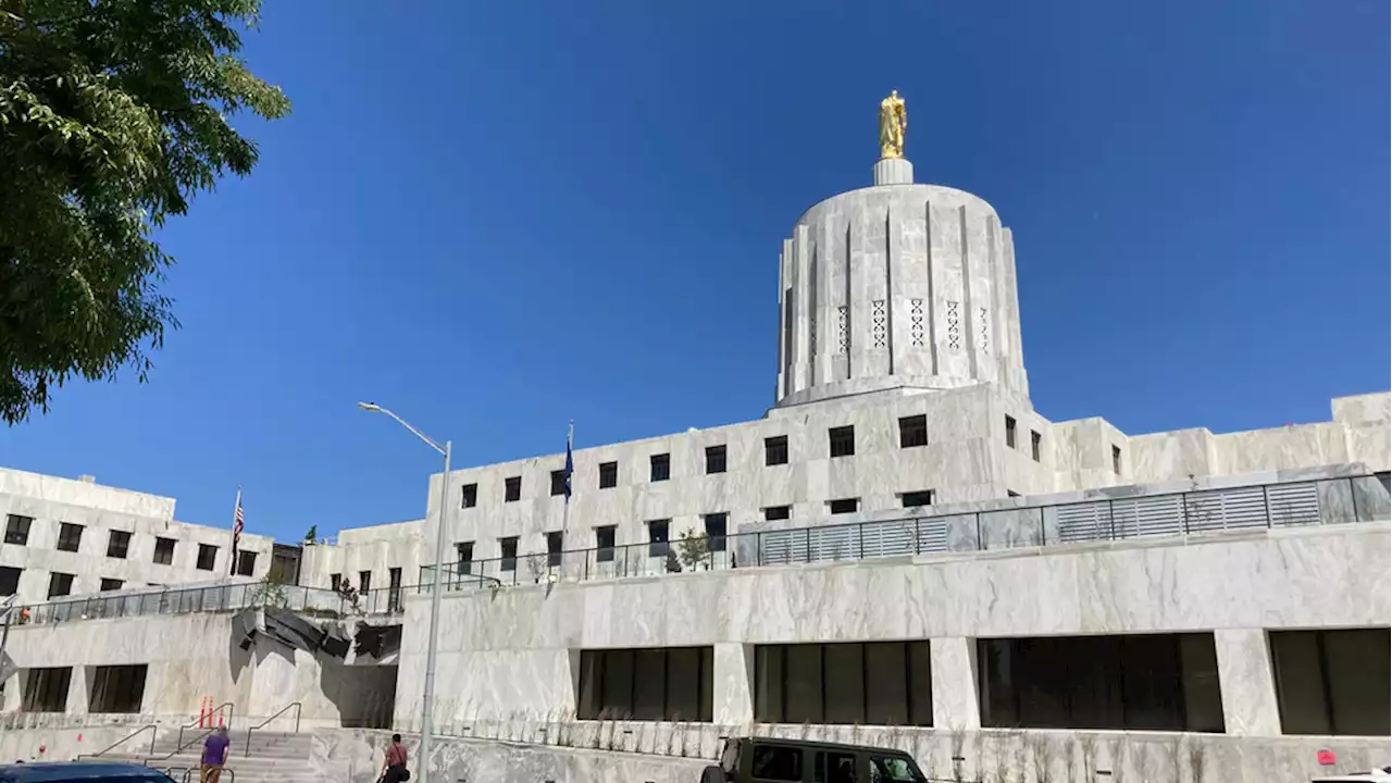 Oregon Democrat, Republican leaders resume talks over weeks-long Senate walkout