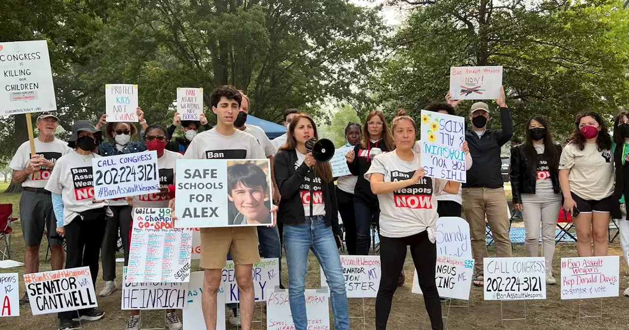 Highland Park mothers join Capitol Hill ‘Survivor Sit-In’