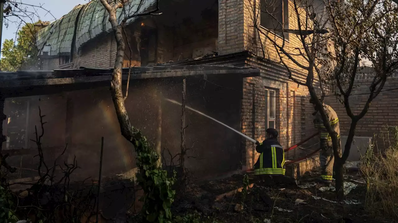 Intense fighting reported in Ukraine as last nuclear reactor is shut down amid flooding