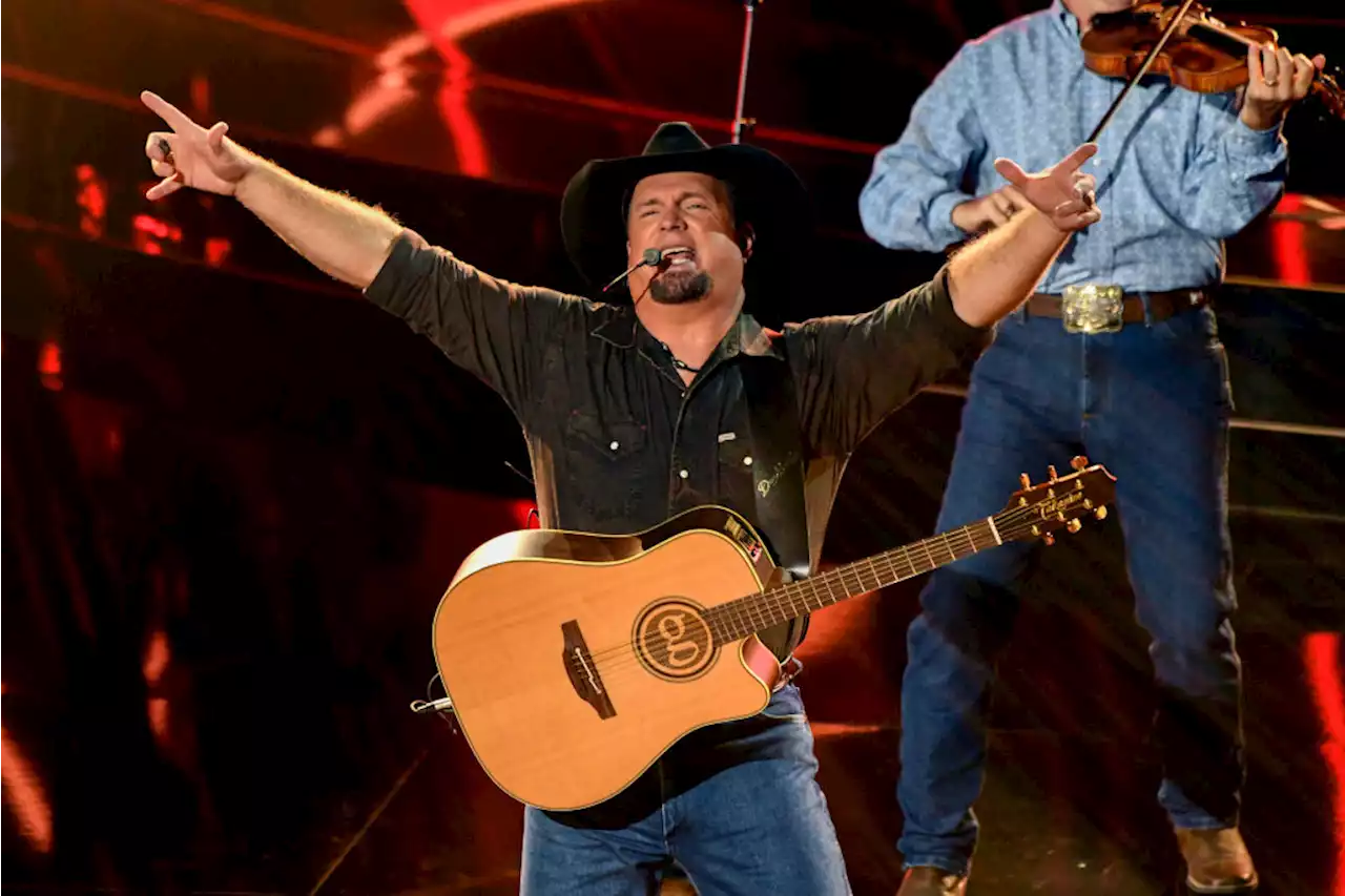 Garth Brooks Says He’ll Sell Bud Light At His New Nashville Bar