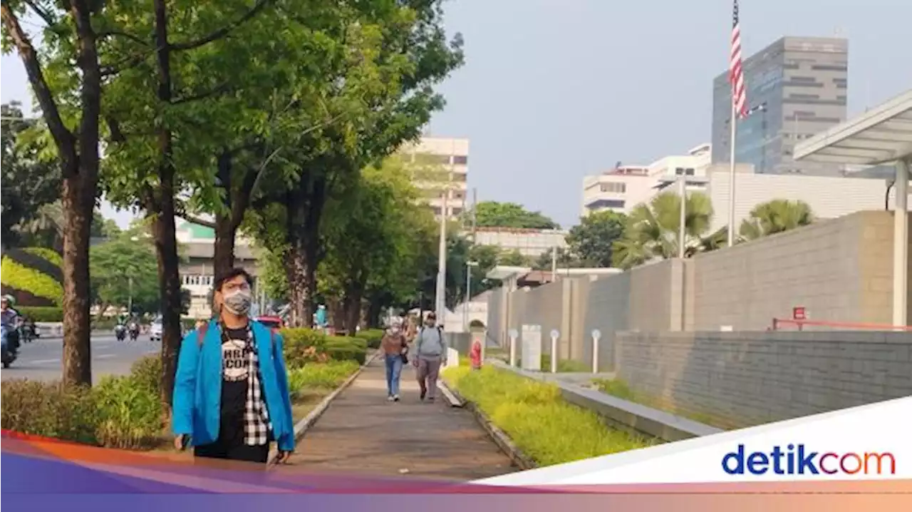 Trotoar Depan Kedubes AS Dibuka, Pejalan Kaki Kini Bebas Melintas