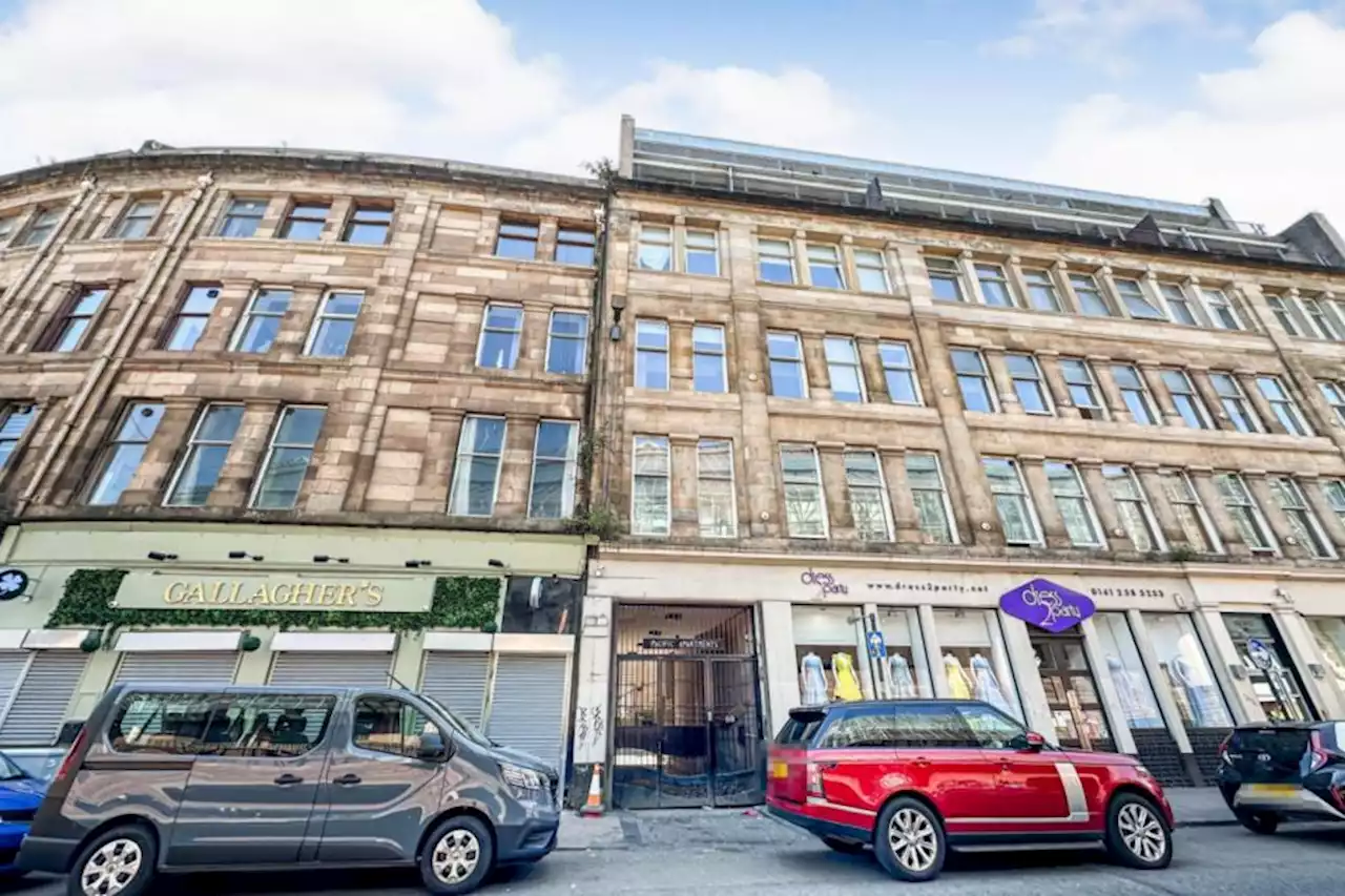 Stylish apartment for sale a stone's throw from city shopping centre