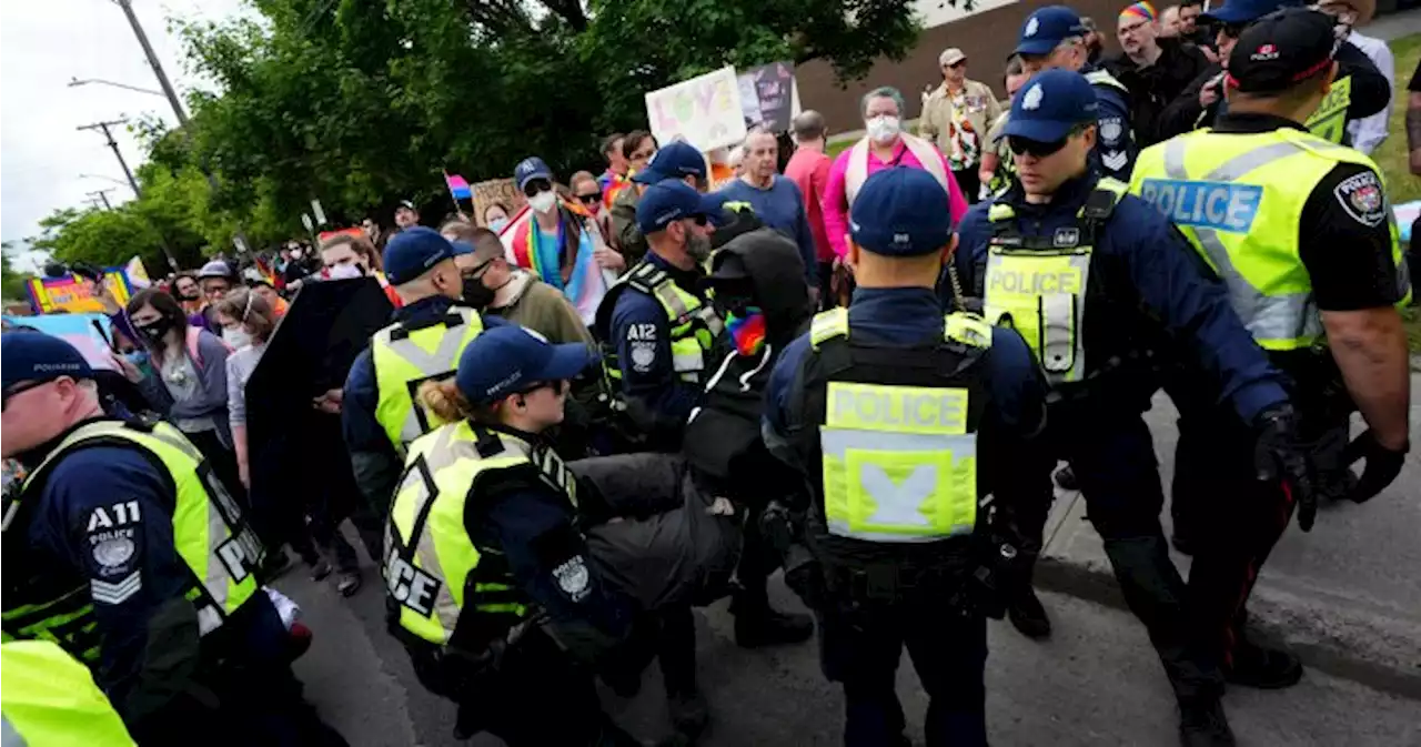 Ottawa protest over ‘gender ideology’ met with hundreds of counter-protesters | Globalnews.ca